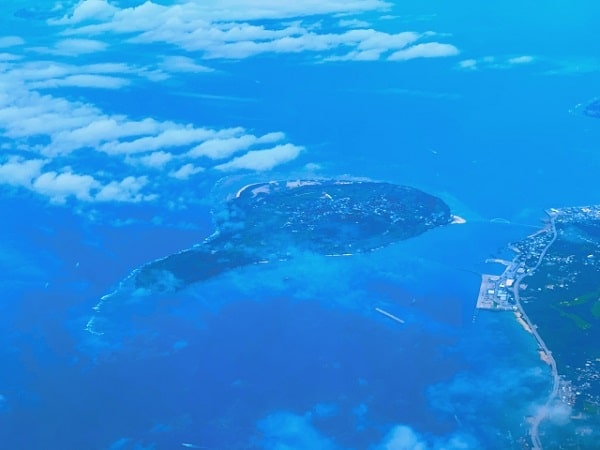 瀬底島（空撮）