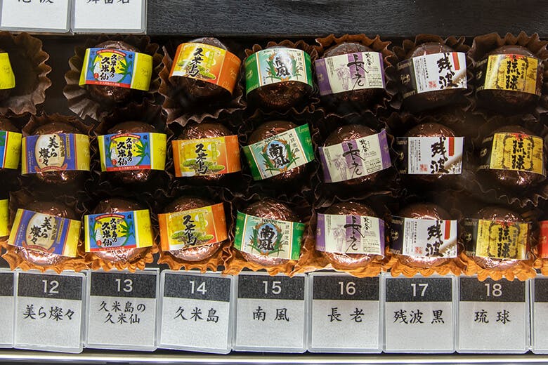 ファッションキャンディ|沖縄本島と離島を含めた酒造所の46銘柄が揃う「泡盛BONBON」