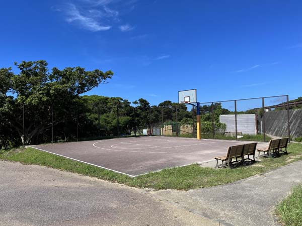 13グスクロード公園_バスケットコート