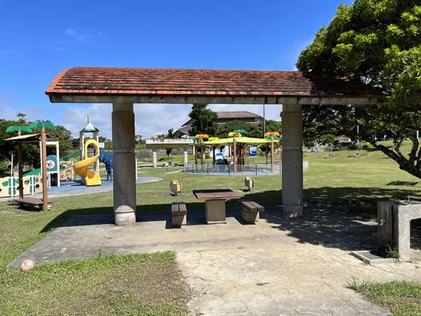 14グスクロード公園_休憩所