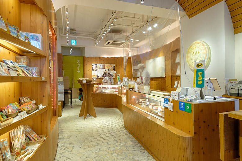 ふくぎや｜国際通り店内観