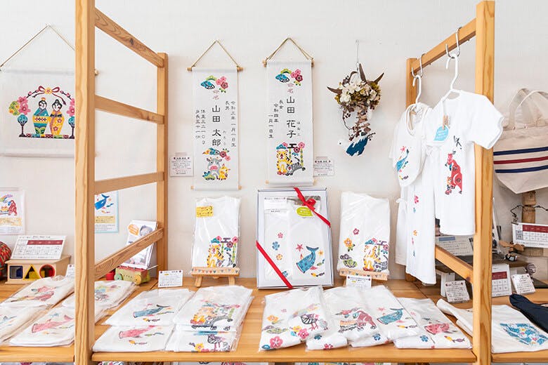 城紅型染工房（ぐすくびんがたそめこうぼう）｜紅型をあしらった命名札など、生誕グッズ