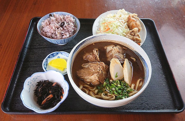 古民家（こみや）食堂｜ブラックソーキそば