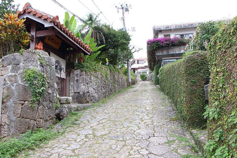 首里殿内(すいどぅんち)|金城町石畳道