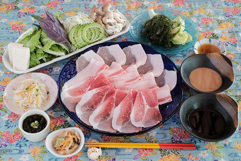 古民家の宿・お食事処ちゃんや~|やんばる島豚あぐーしゃぶしゃぶセット