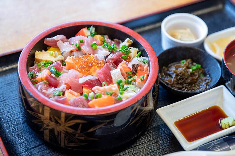 魚屋直営食堂
