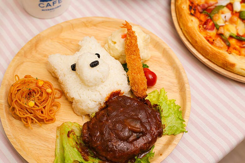 しろくまカフェ|ライスがシロクマを模したハンバーグプレート