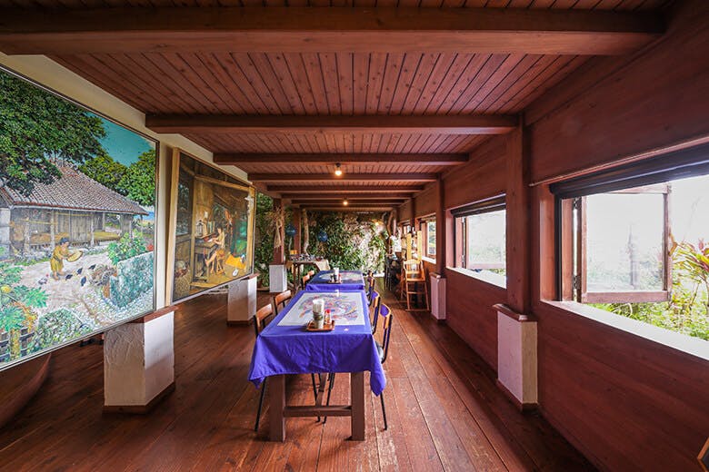 山の茶屋