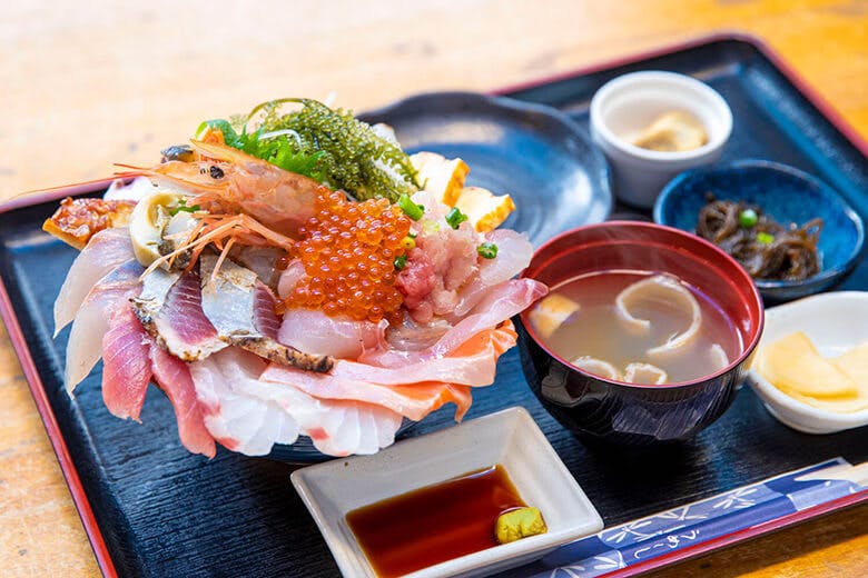 魚屋直営食堂