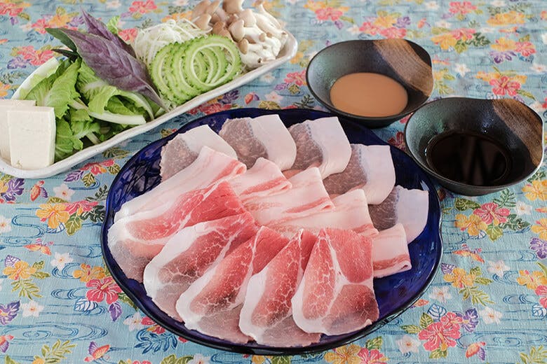 古民家の宿・お食事処ちゃんや~|「やんばる島豚あぐー」のしゃぶしゃぶ