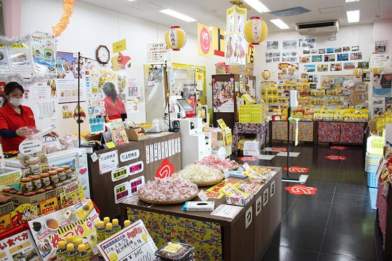 上間商店｜上間商店の内観