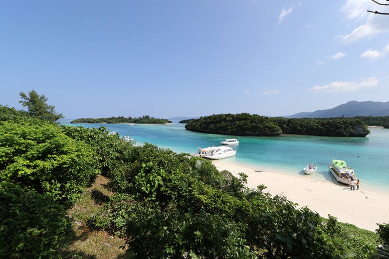 川平湾（かびらわん）｜青のグラデーションが美しい湾の景観