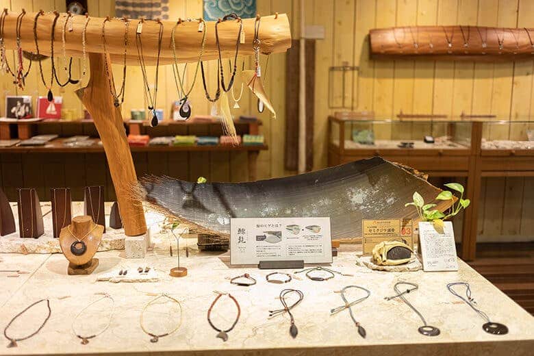 海想|商品一例(クジラ髭のアクセサリー)