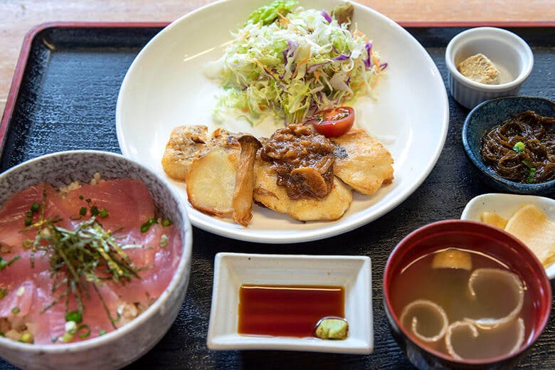 魚屋直営食堂