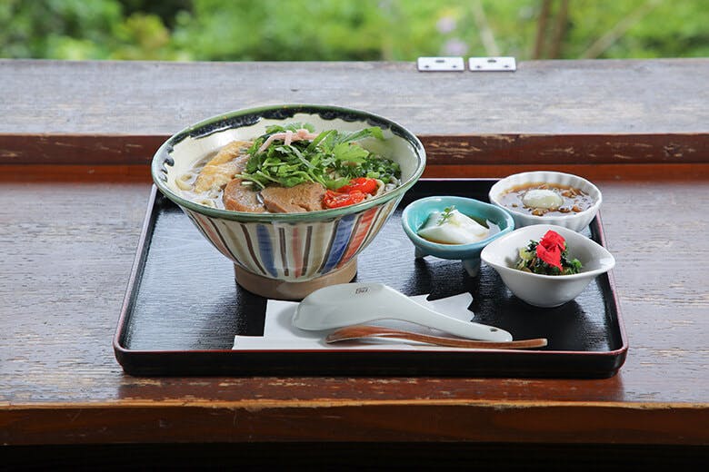 山の茶屋