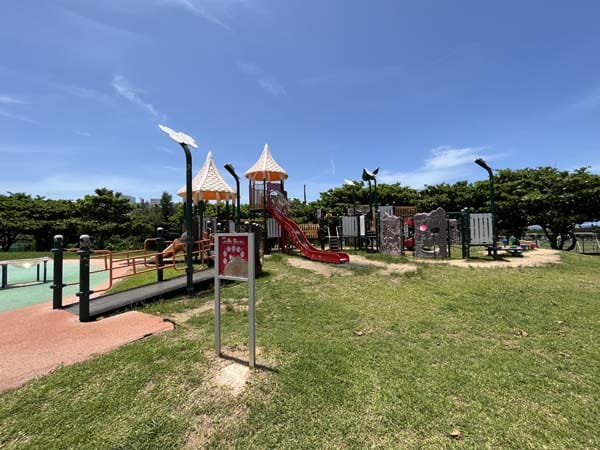 05残波岬公園_遊具1