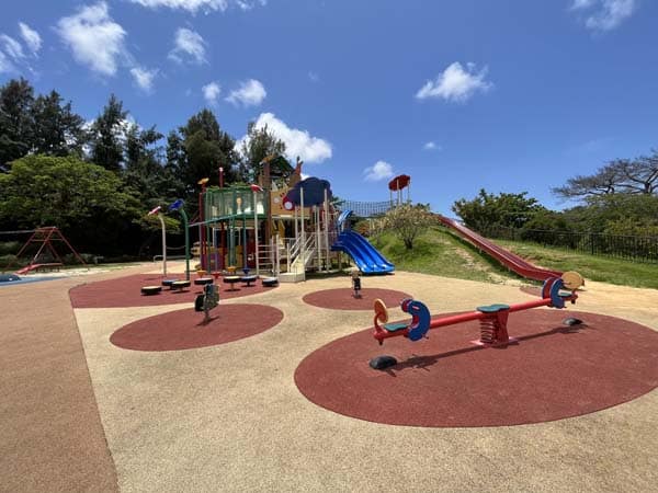 15浦添大公園_憩いの広場_遊具3