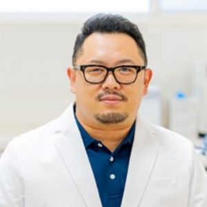 中澤佑介 院長